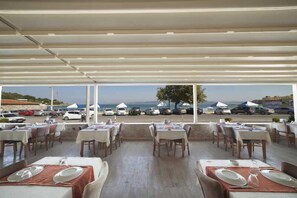 供應早餐、午餐、晚餐；土耳其菜