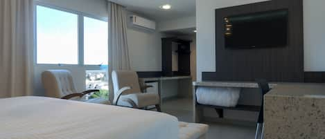 Suite, 1 Double Bed | Desk, blackout curtains, soundproofing, iron/ironing board