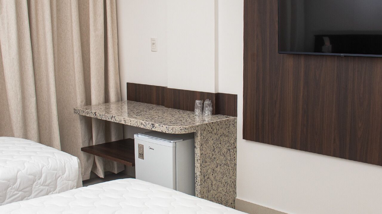 1 bedroom, desk, blackout curtains, soundproofing