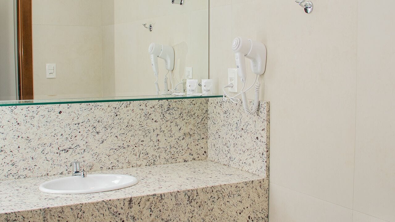 1 bedroom, desk, blackout curtains, soundproofing