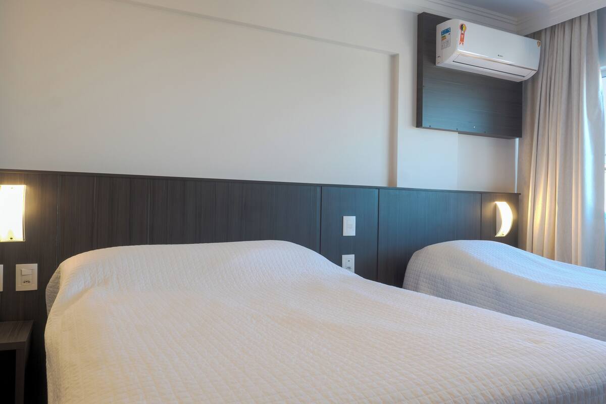 1 bedroom, desk, blackout curtains, soundproofing