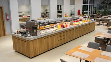 Desayuno buffet incluido todos los días