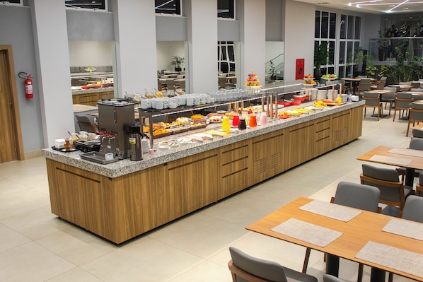 Free daily buffet breakfast