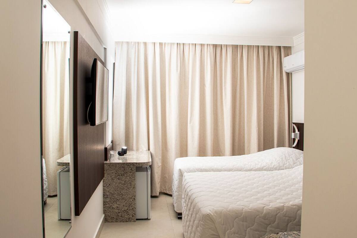 1 bedroom, desk, blackout curtains, soundproofing
