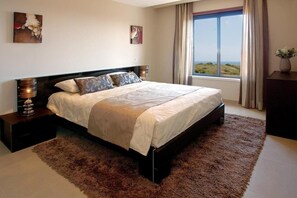 Iron/ironing board, rollaway beds - Mar da Luz Apartamentos (Lagos)