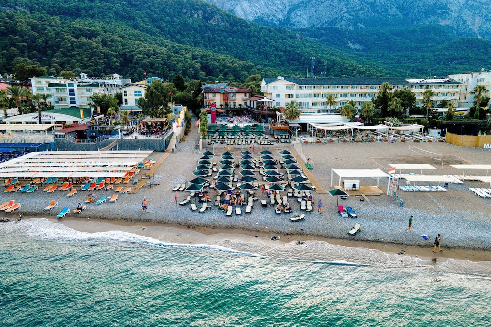 Aleria Belport Beach Hotel