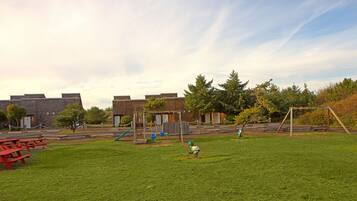 Children’s play area – outdoor