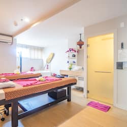 Espace de soins pour les couples, sauna, bain à remous, hammam