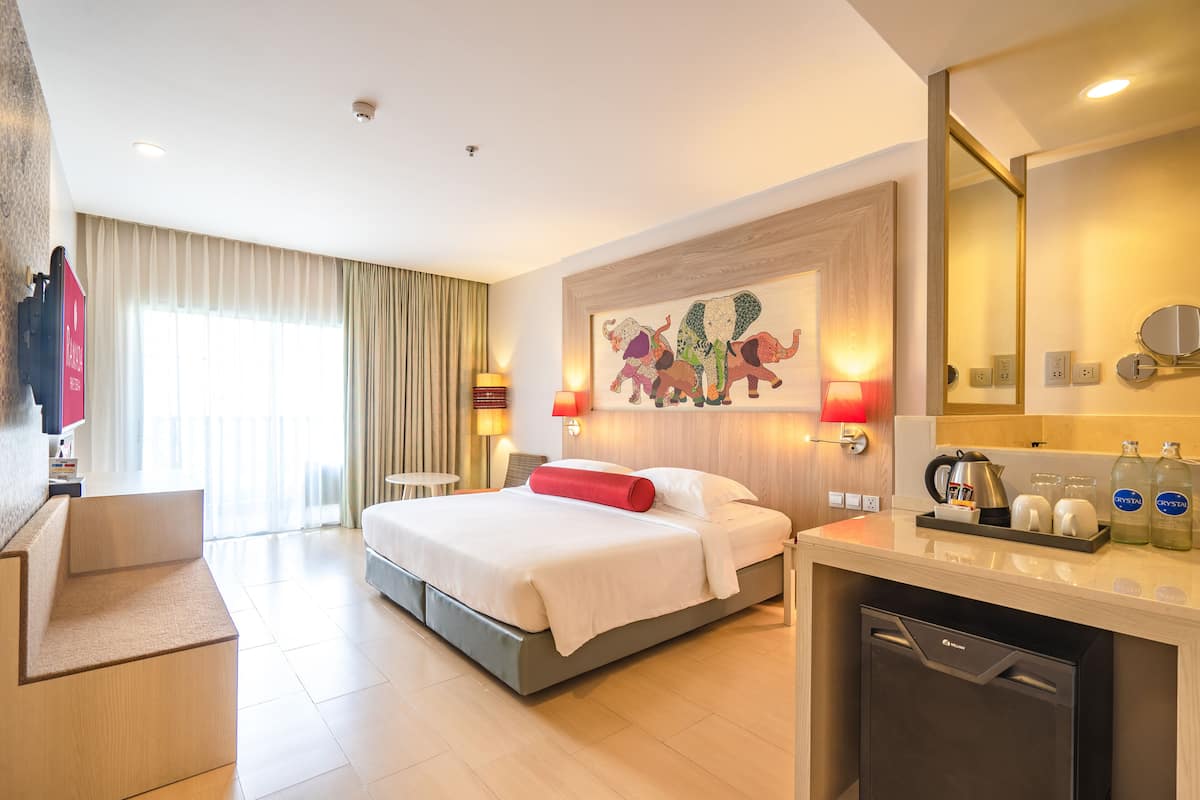 Roupas de cama premium, cofres nos quartos, escrivaninha