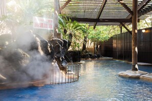 Hot springs - Oniyama Hotel (Beppu)