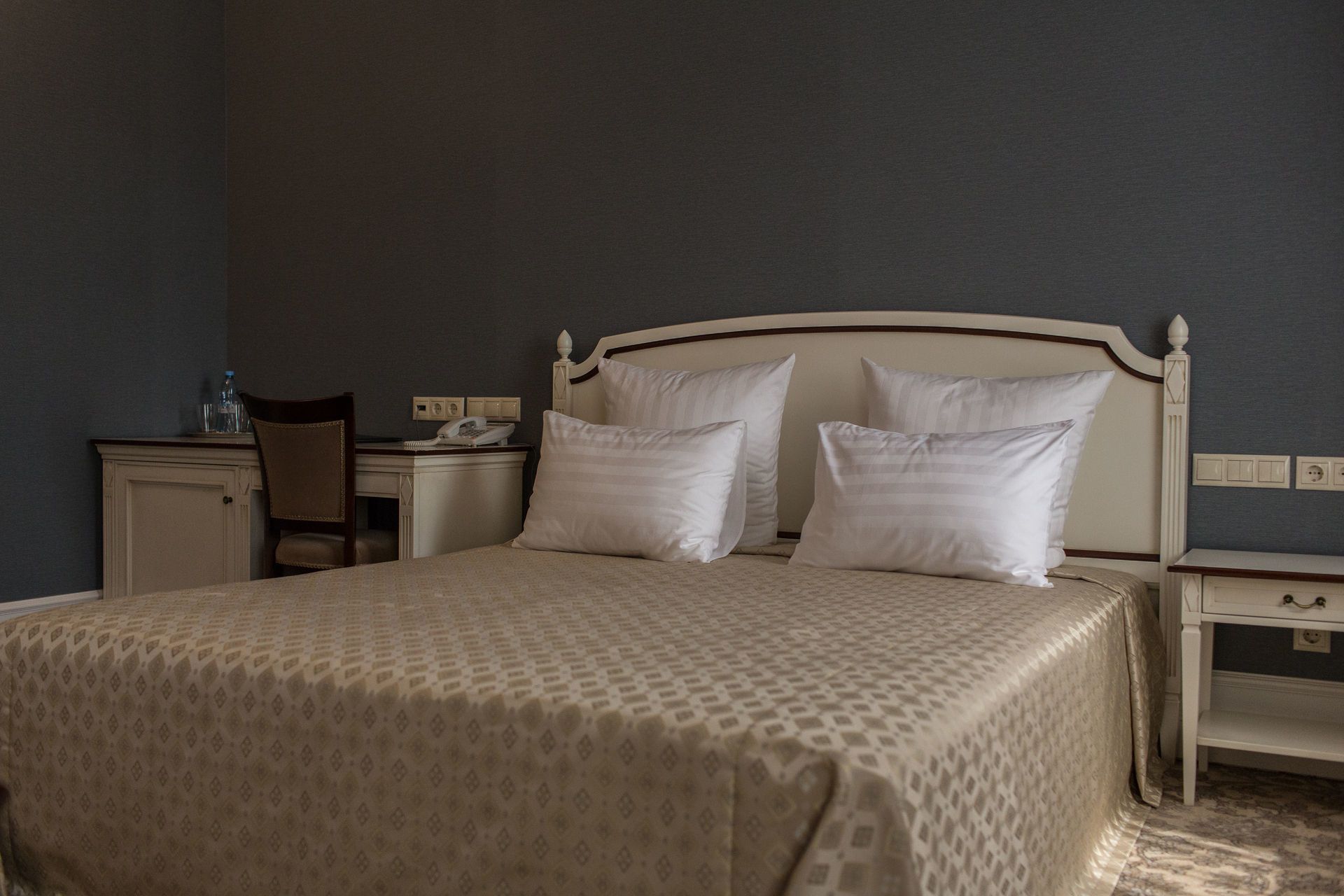 普通套房 | 迷你吧、書桌、摺床/加床 (收費)、免費 Wi-Fi