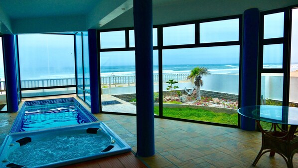 Indoor spa tub - Boathouse Sea View Suites (Swakopmund)