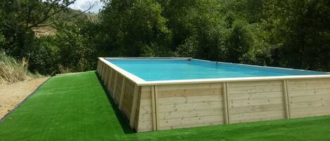 En sÀsongsöppen utomhuspool