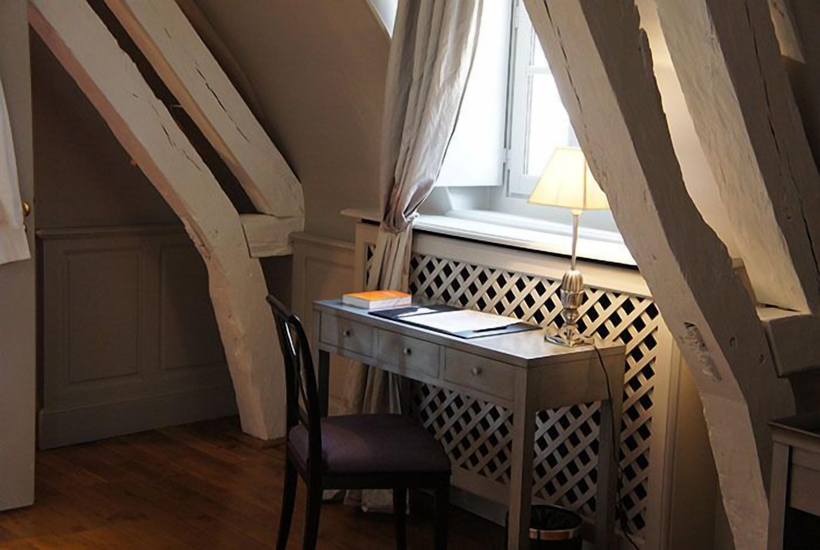 standard room (n 5) | room amenity