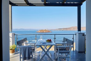 Villa superior, 2 habitaciones, alberca privada, vista al mar | Terraza o patio