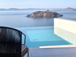 Deluxe Room with Private Pool and Sea View | Terrasse/patio