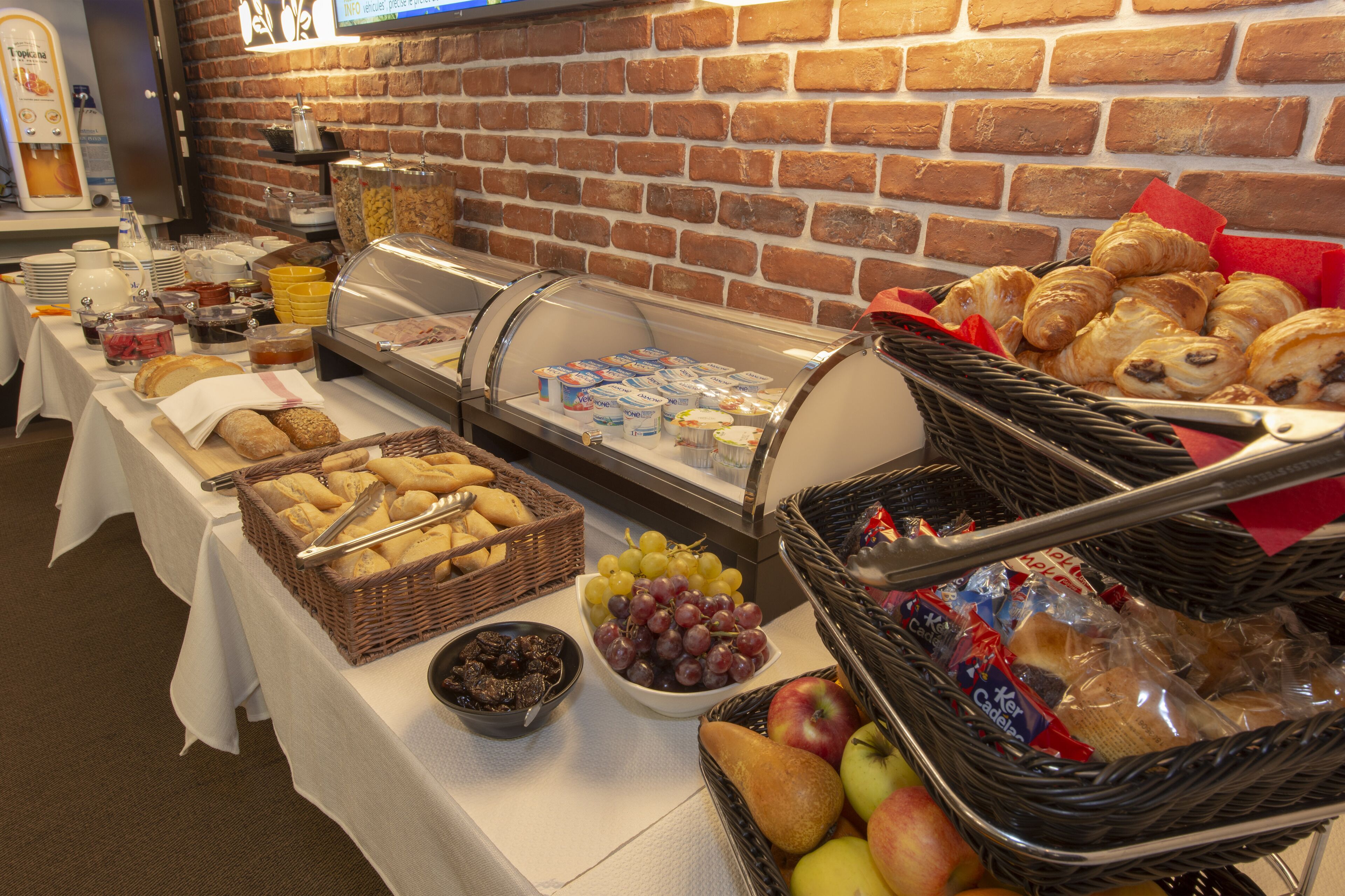 daily buffet breakfast (eur 12 per person)