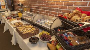 Desayuno buffet (EUR 12 por persona)