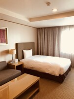 华丽单人房, 无烟房 | 办公桌、遮光窗帘、免费 WiFi、床单