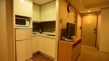 Kamar Single Deluks, Bebas Asap Rokok | Dapur pribadi | Lemari es, microwave di ruangan umum, dan ketel listrik