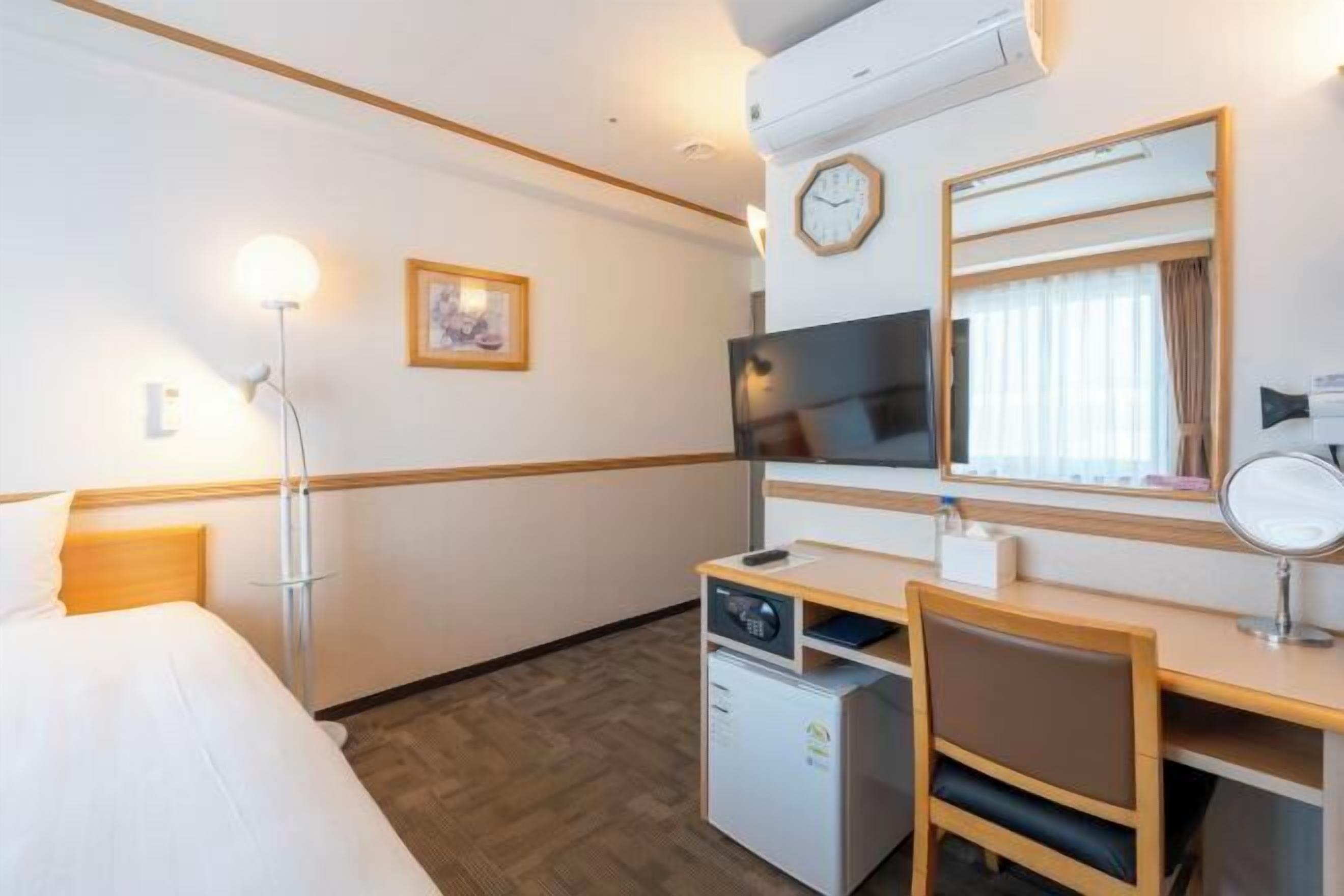 Desk, blackout drapes, free WiFi