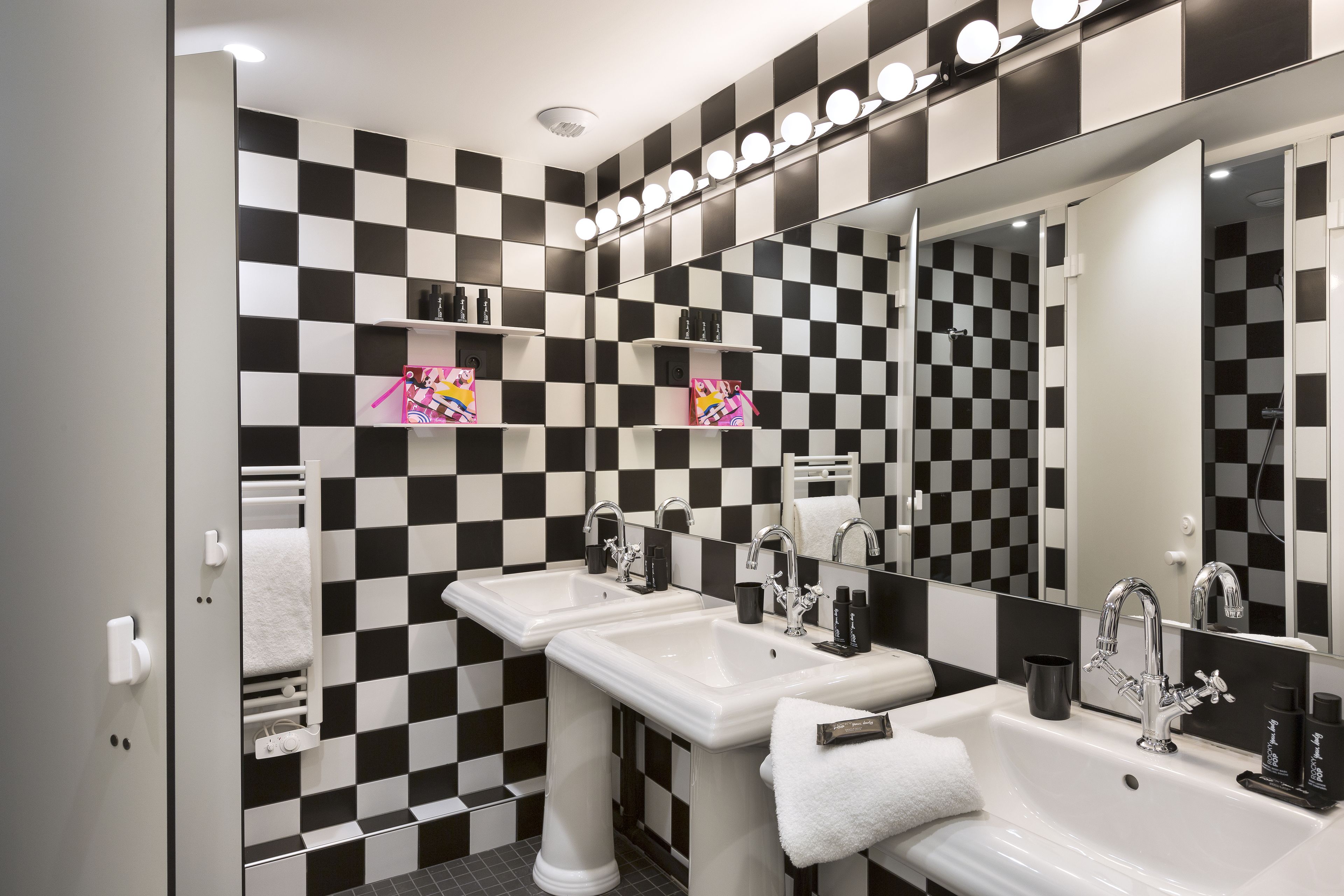 penthouse | bathroom | shower, free toiletries, hair dryer, towels