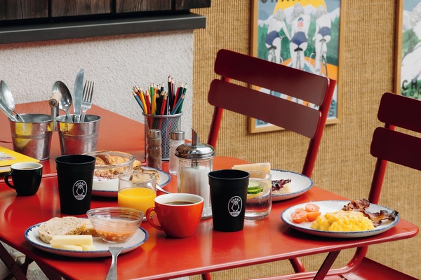 Frokostbuffé hver dag (mot et tillegg)