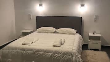 Junior Suite, Mountain View | Minibar, iron/ironing board, free WiFi, bed sheets