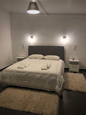 Junior Suite, Mountain View | Minibar, iron/ironing board, free WiFi, bed sheets - Leonidaion Guest House (Archaia Olympia)