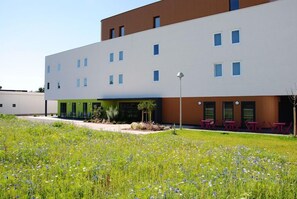 Exterior - Brit Hotel Vendee Mer (Les Achards)