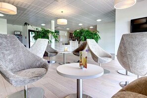 Dining - Brit Hotel Vendee Mer (Les Achards)