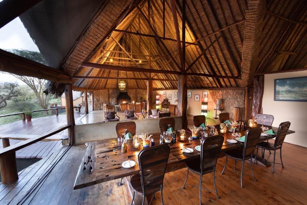 吹风机、浴袍、肥皂、洗发水