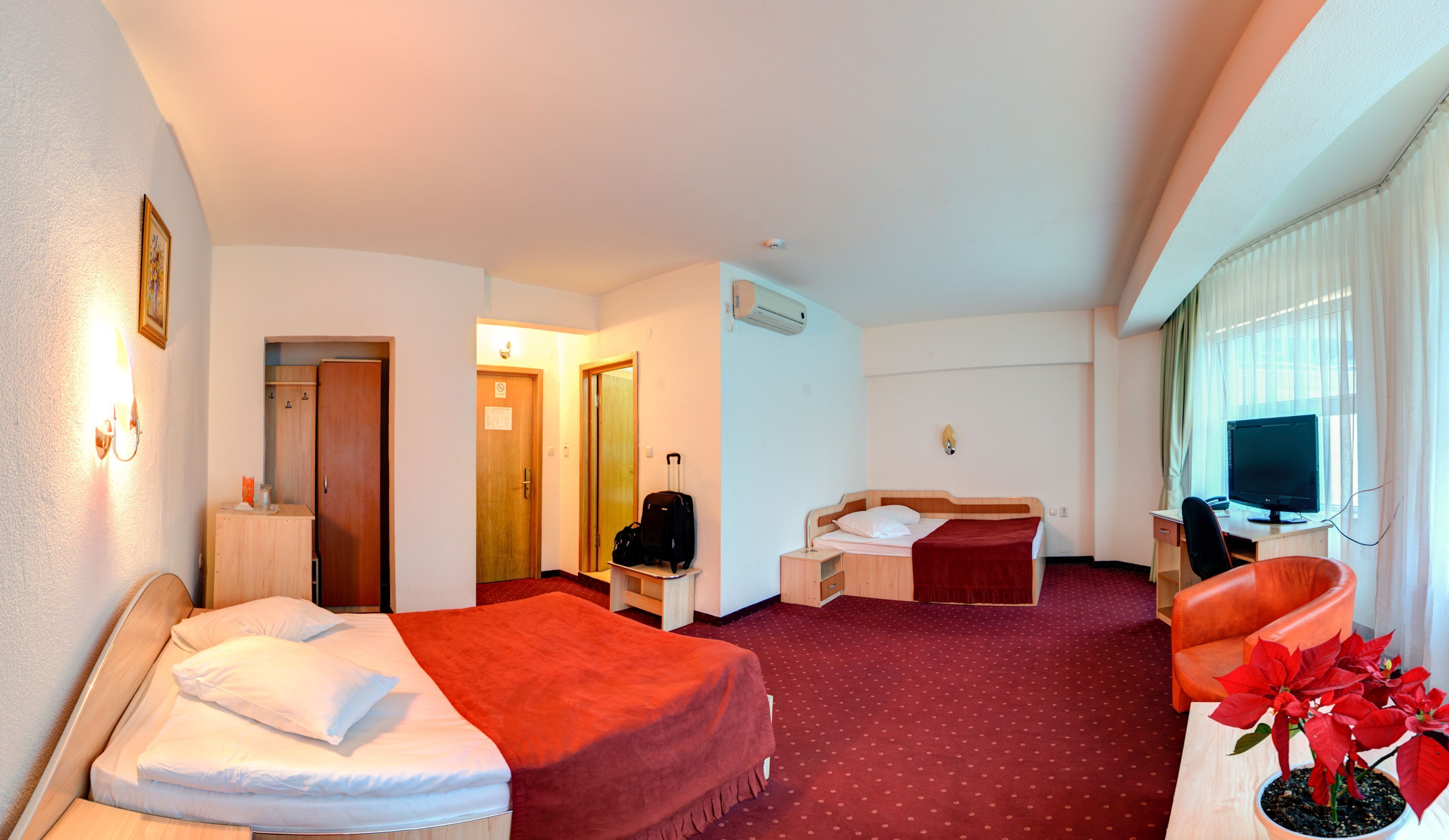 Minibar, desk, soundproofing, iron/ironing board
