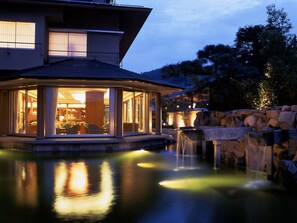 การตกแต่งภายนอก