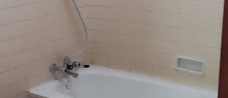 Standard Cottage, 1 Double or 2 Single Beds | Bathroom