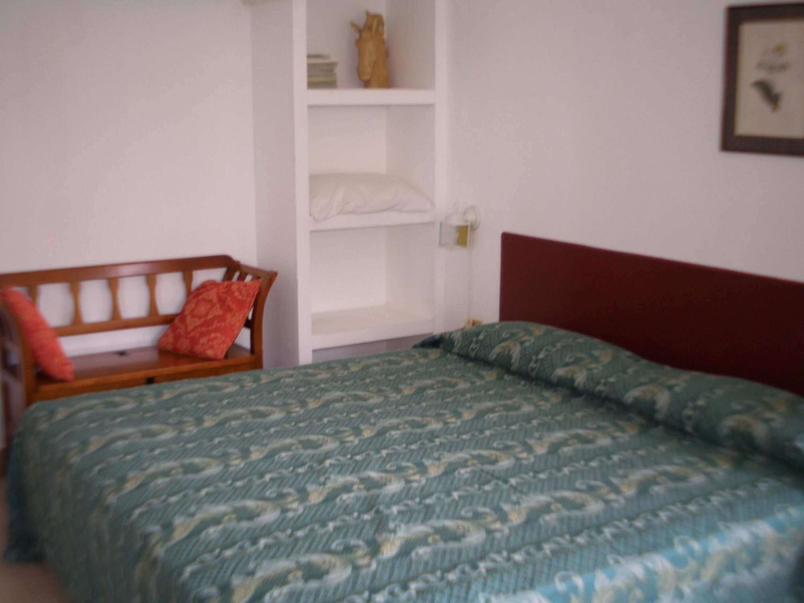 in-room safe, free wifi