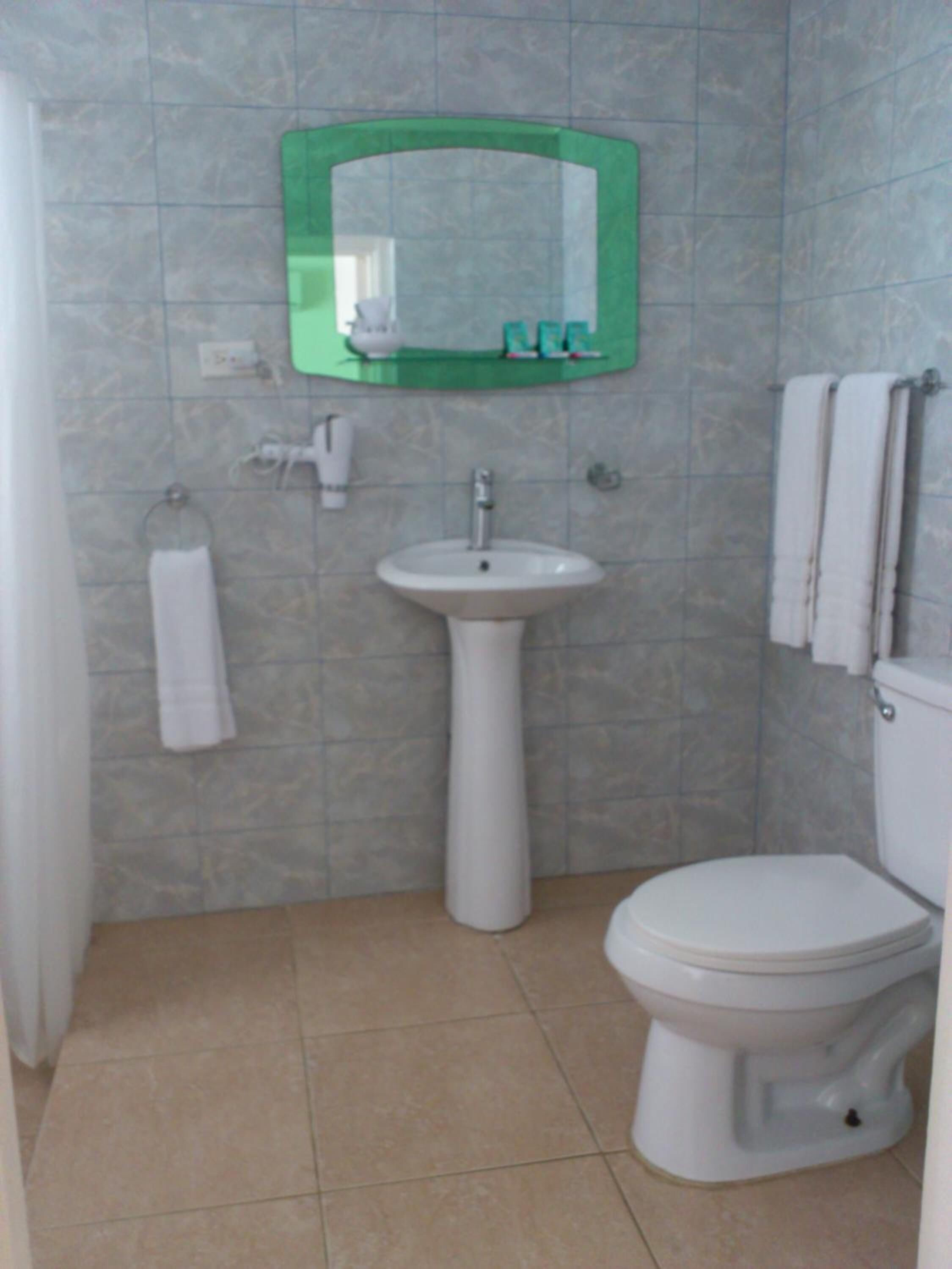 shower, free toiletries, towels