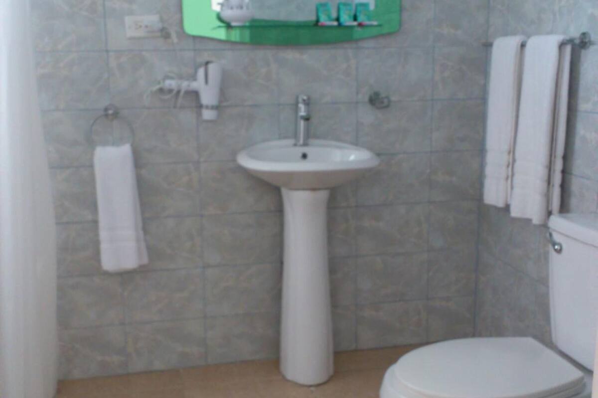 shower, free toiletries, towels