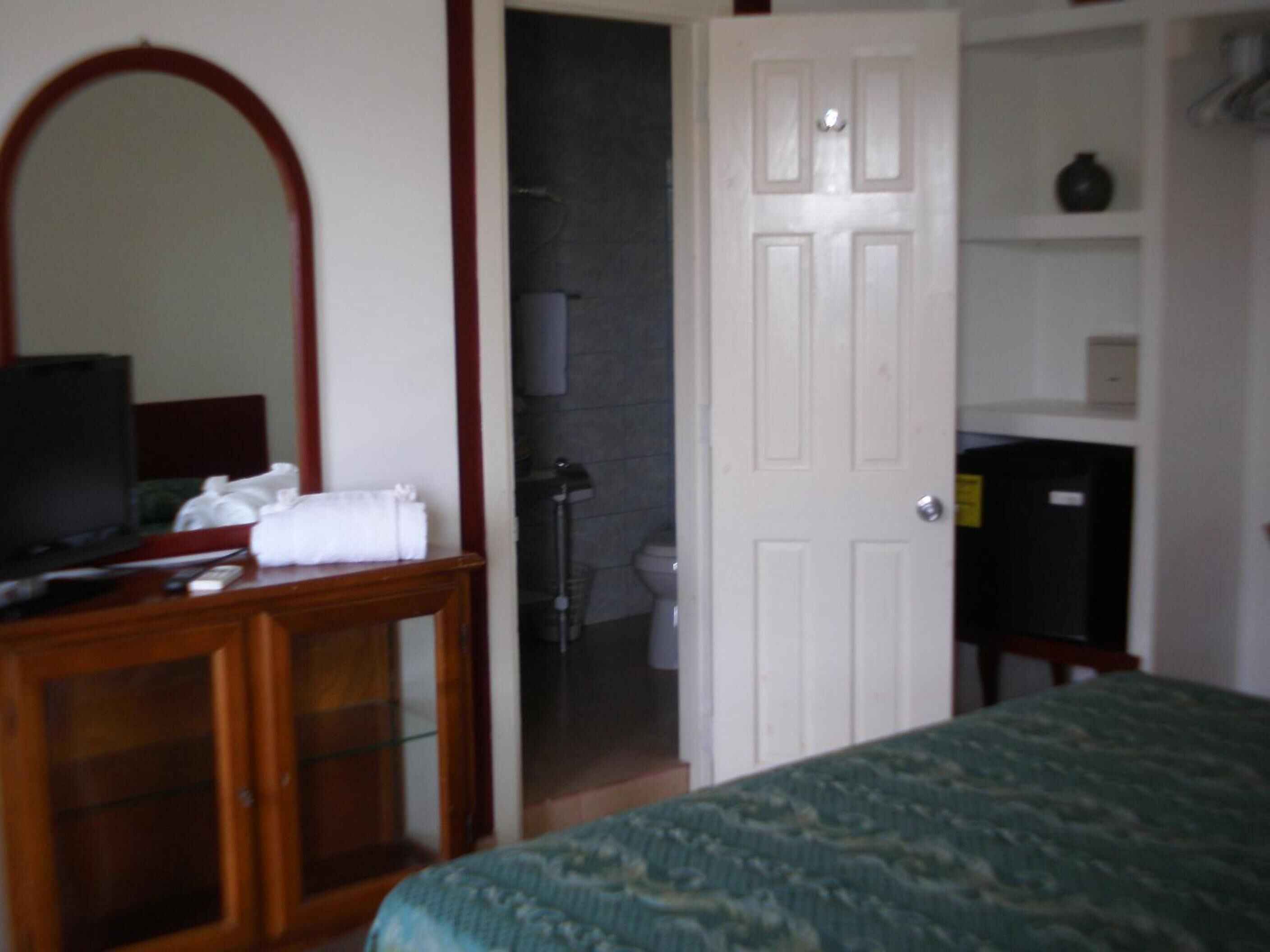 in-room safe, free wifi