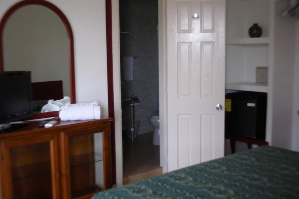 in-room safe, free wifi