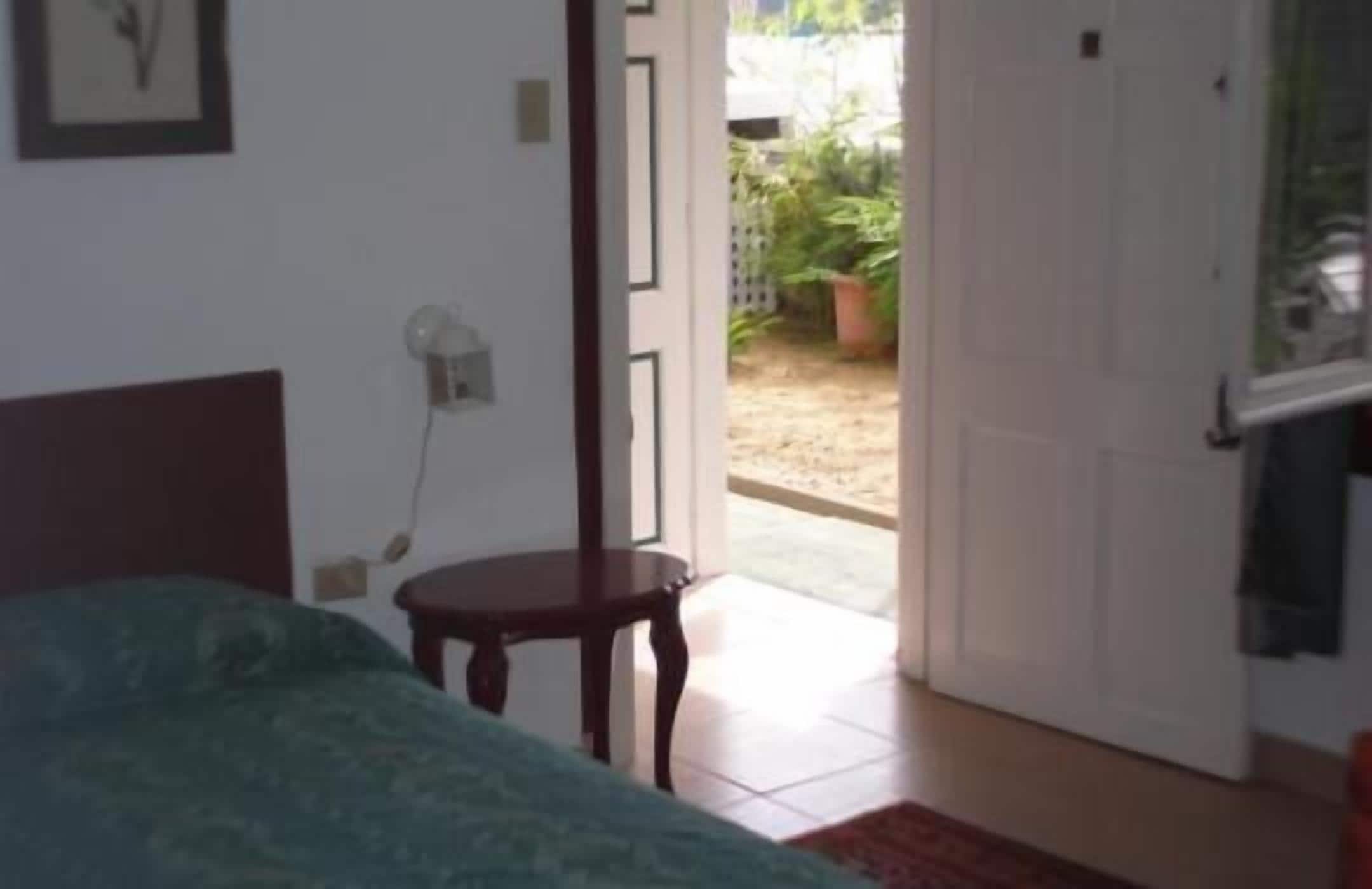 standard twin room | in-room safe, free wifi