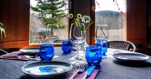 Breakfast, lunch, dinner served; Modern European cuisine  - Enclave Soria (Cidones)