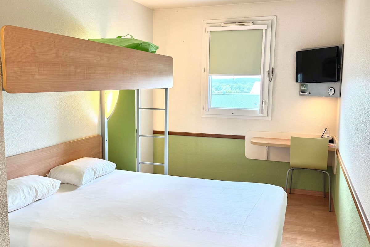 Triple Room, Multiple Beds