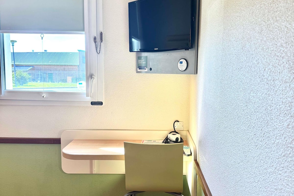 Desk, laptop workspace, blackout curtains, soundproofing