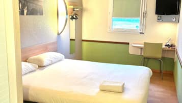 Bureau, espace de travail pour ordinateur portable, rideaux occultants