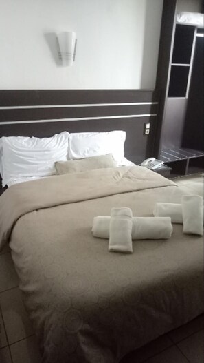 Desk, free WiFi, bed sheets