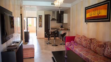 Apartment, 2 Bedrooms | Living area