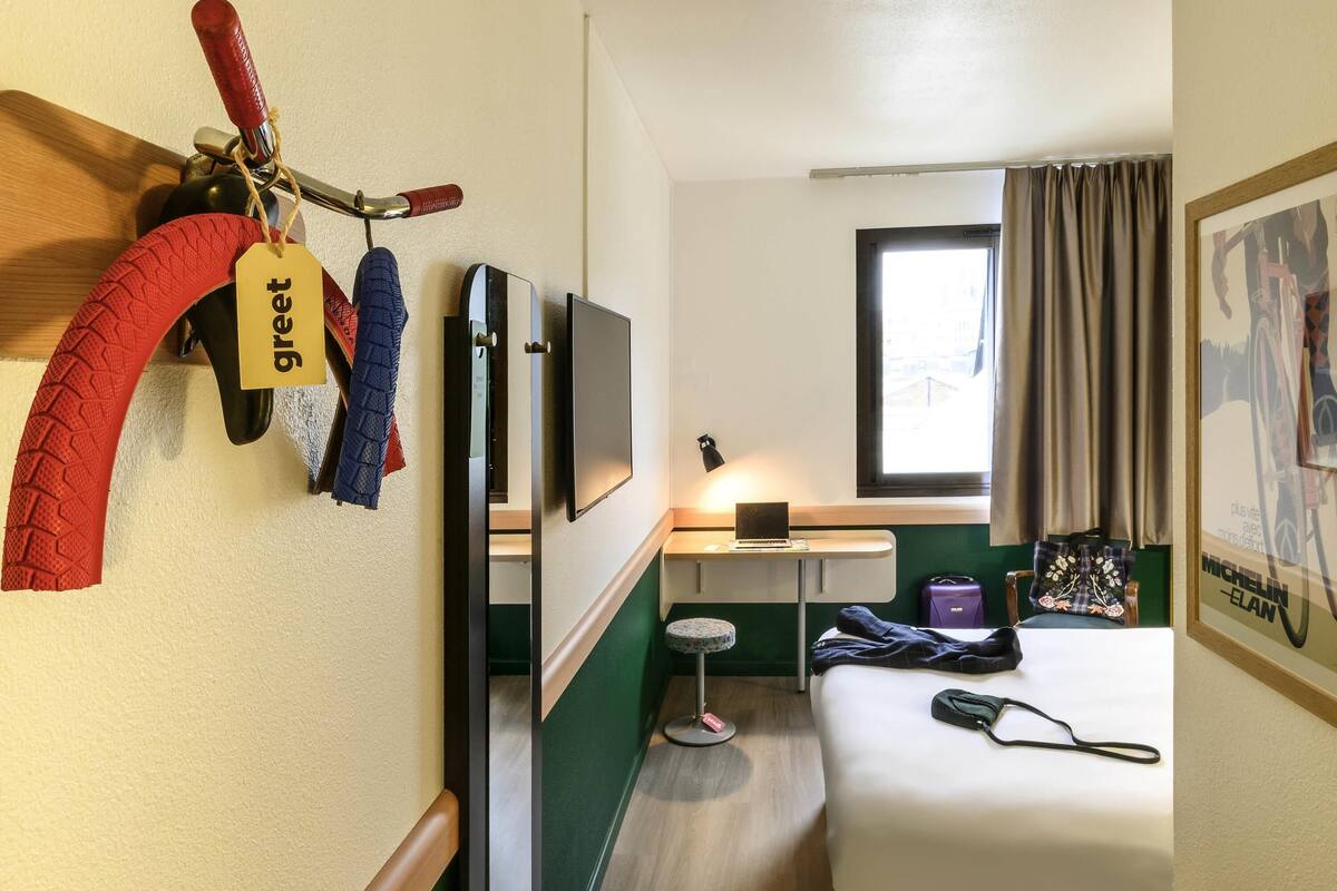 Hypo-allergenic bedding, desk, blackout curtains, soundproofing