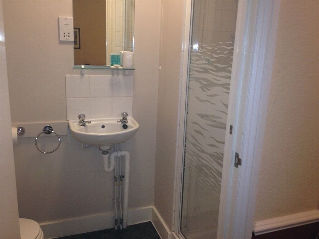 ห้องซูพีเรียสวีท, ห้องน้ำในตัว (DBL + 1SGL) | ห้องน้ำ