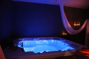 Indoor spa tub - Acropol (Serres)